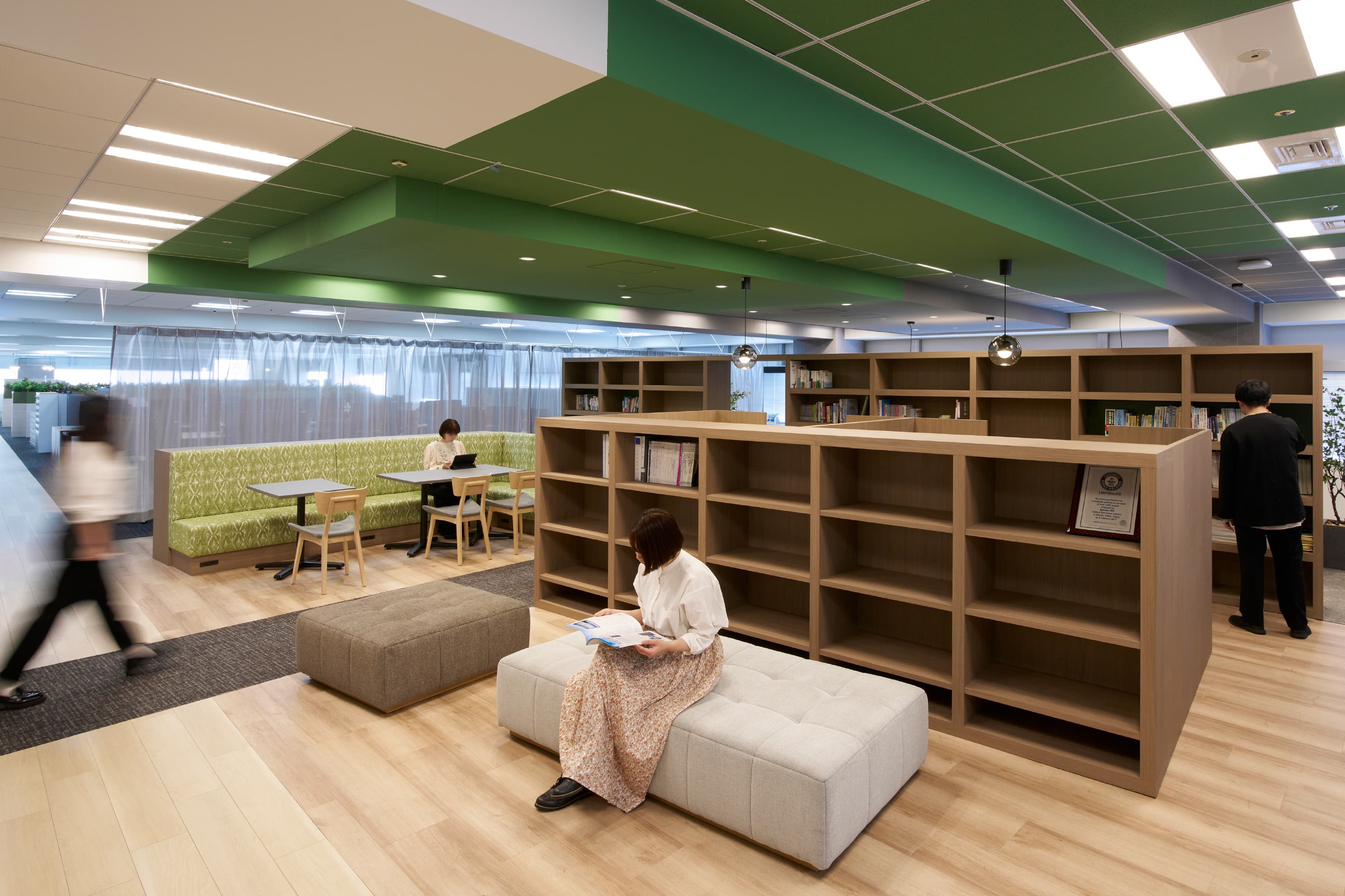 <em>共創空間（6階STAGEエリア）</em>  IQVIA ジャパン グループ 様