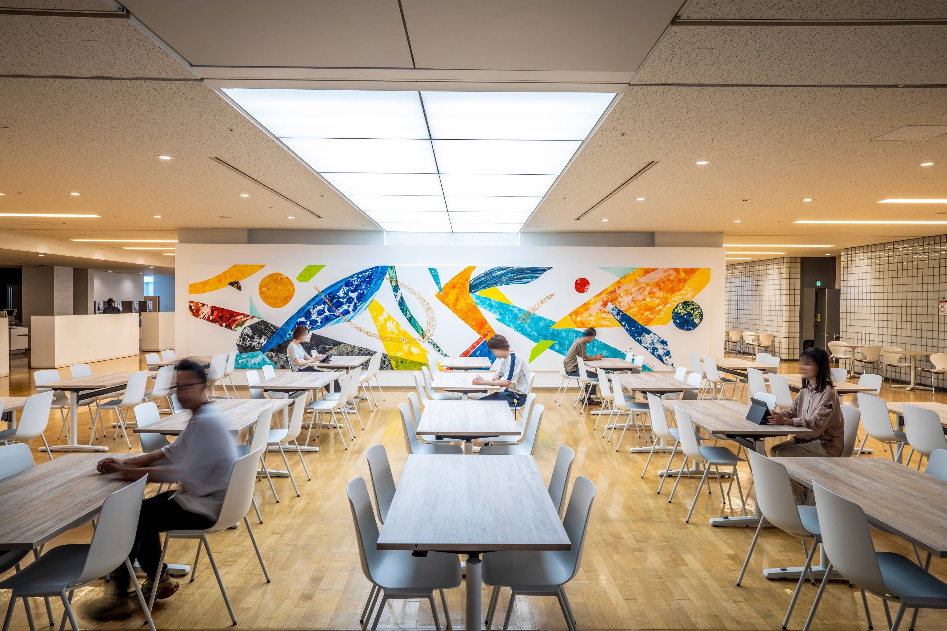<em>南棟 喫食エリア</em>  NEC （日本電気株式会社） 様
