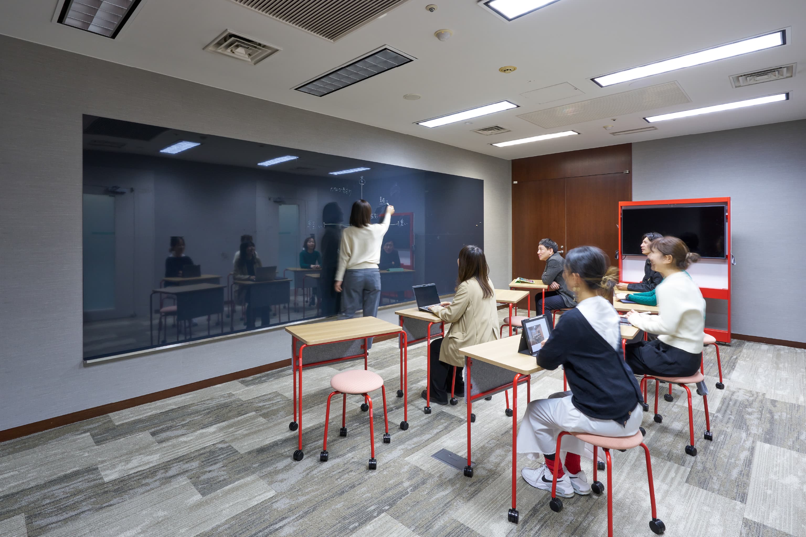 <em>School</em>  株式会社NTTドコモ 様