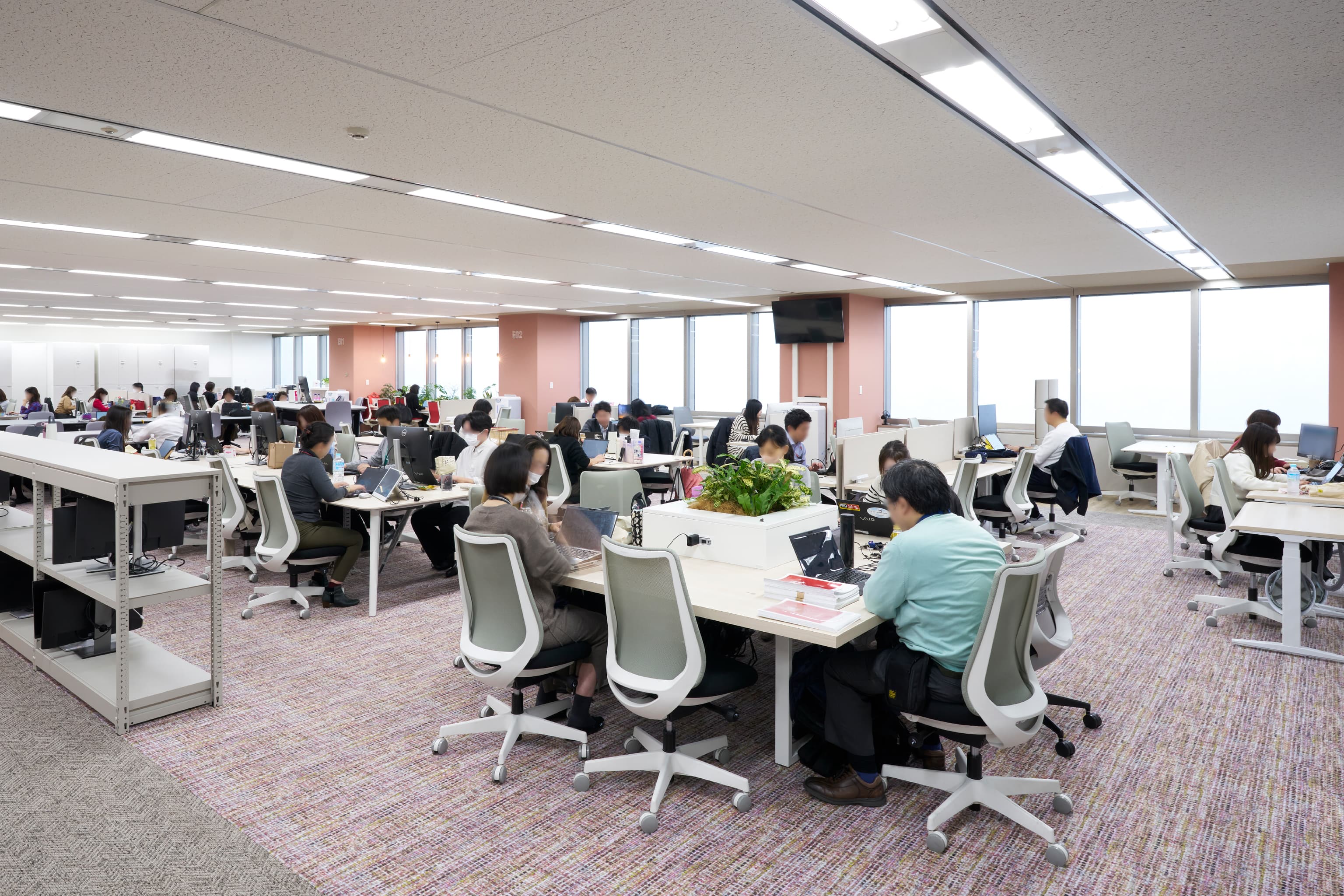 <em>18F執務エリア（間接部門）</em>  株式会社JALナビア 様