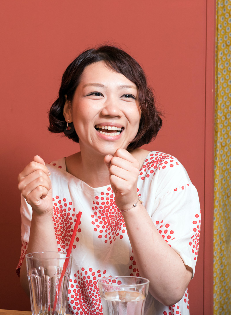 岡田梨沙-近影1