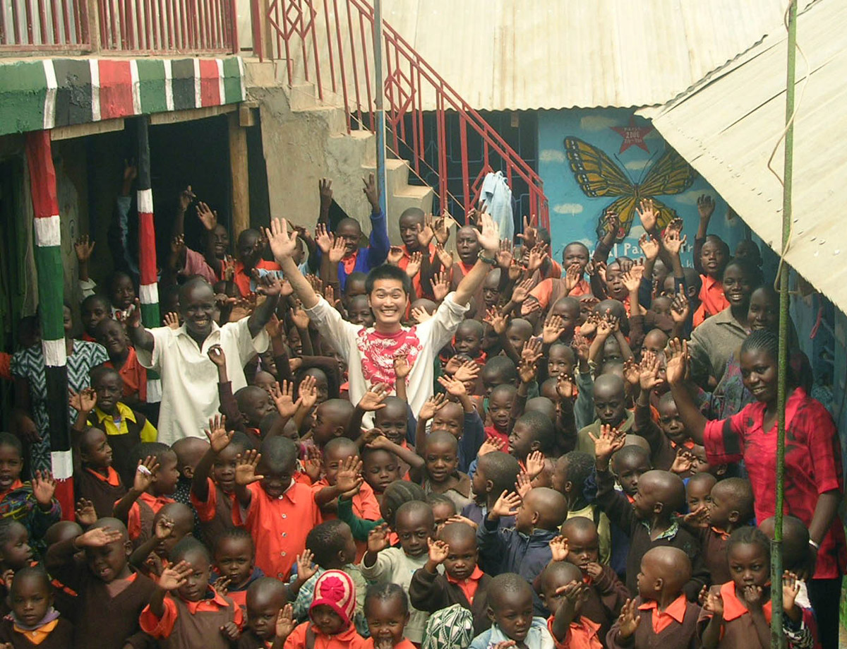 2006年、ケニア・マゴソスクールにて
