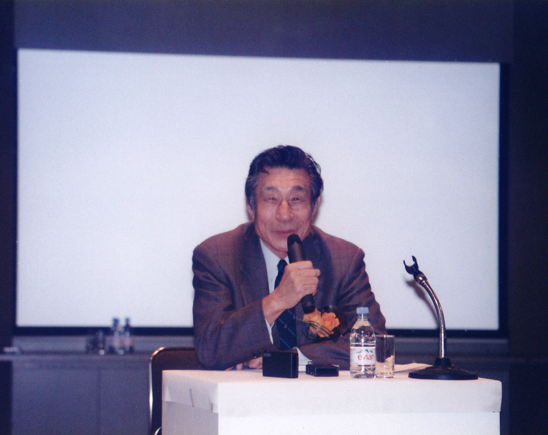 池田研究室を立ち上げ、全国各地で講演を行っていた池田さん。「21世紀の夜明けを告げるプロジェクト」博多デザイン倶楽部にて