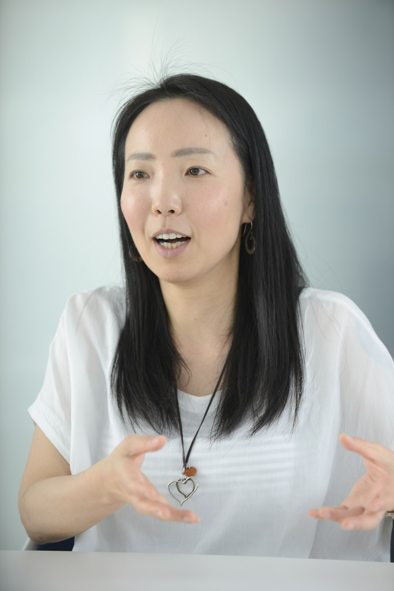 白川優子-近影2