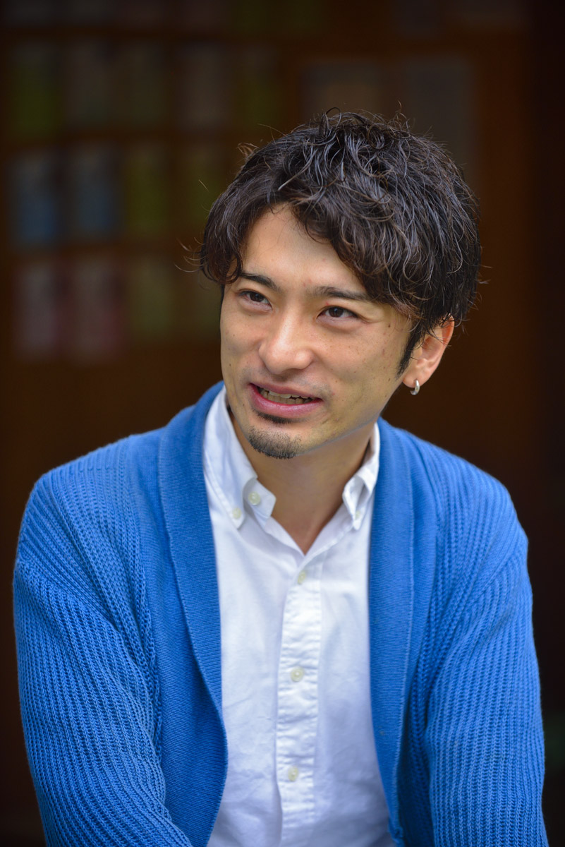 安田祐輔-近影2