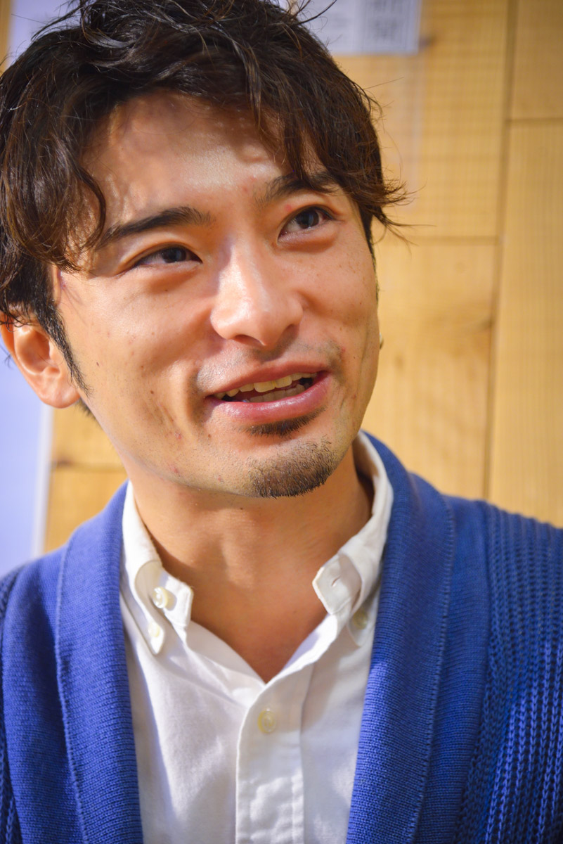 安田祐輔-近影2