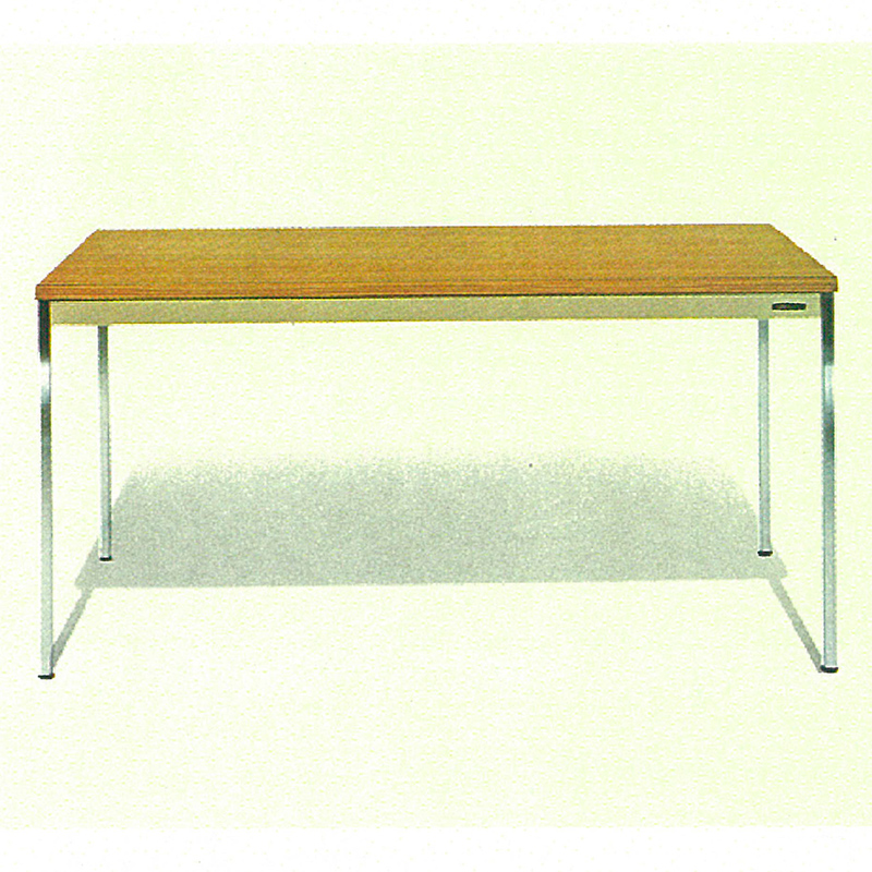 オカムラのものづくり ／ アワード・受賞 ／ テーブル 「31型デスク