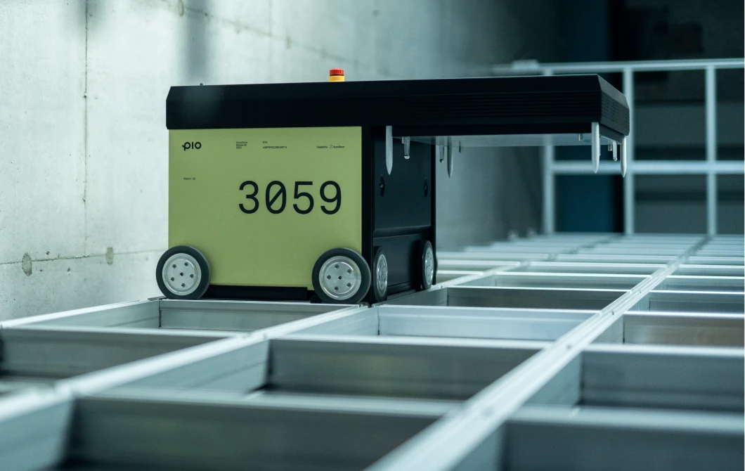 ロボットが荷物を自動でピッキングのイメージ写真