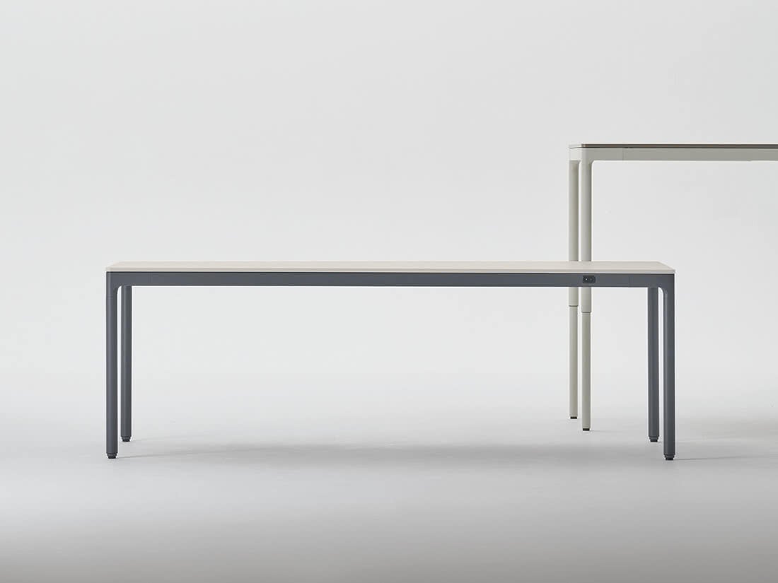 オカムラ 電動昇降デスク スイフト（swift） 幅155cm 奥行80cm 楽天市場】【脚)ブラック・シルバー：次回入荷未定】オカムラ
