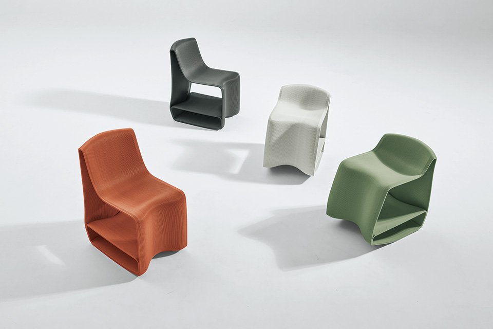 Up-Ring | ハイバックが置かれたオフィス